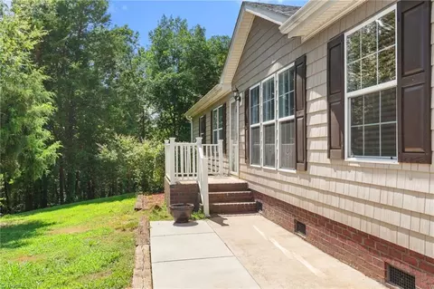 1105 Thayer Rd, Trinity, NC 27370 photo 3