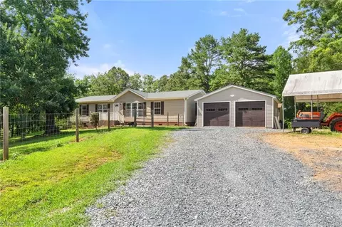 1105 Thayer Rd, Trinity, NC 27370 photo 4