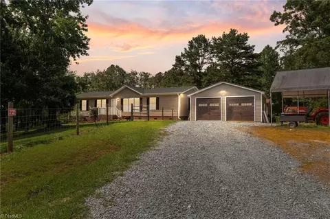 1105 Thayer Rd, Trinity, NC 27370 photo 2