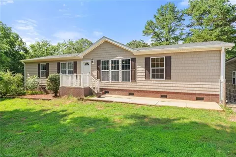 1105 Thayer Rd, Trinity, NC 27370