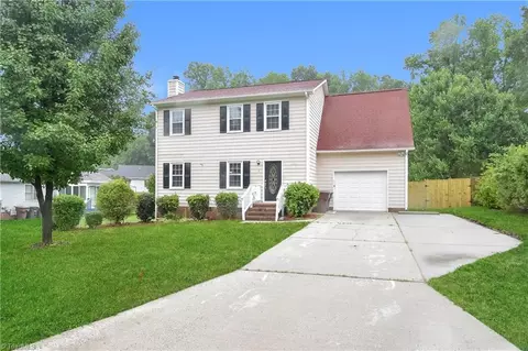 3 Brook Pine Cir, Greensboro, NC 27406