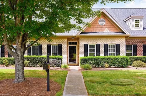 5830 Landon Dr, Pfafftown, NC 27040
