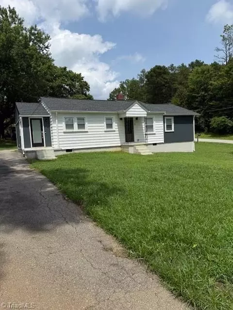 3140 Stratford Rd S, Winston Salem, NC 27103