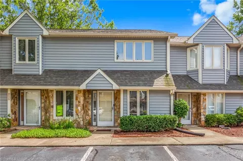 5312 Summit Heights Dr, Winston Salem, NC 27104