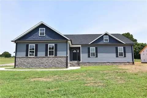 2501 Denton Rd, Thomasville, NC 27360