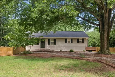 528 Lawrence Rdg, Lewisville, NC 27023