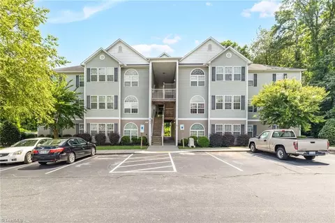 4705 Pennoak Ln #L, Greensboro, NC 27407