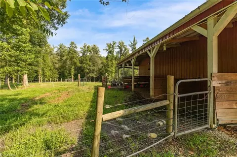 588 Lowe Rd, Madison, NC 27025 photo 8