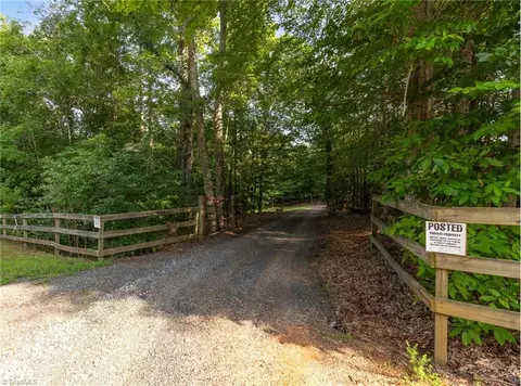 588 Lowe Rd, Madison, NC 27025 photo 6