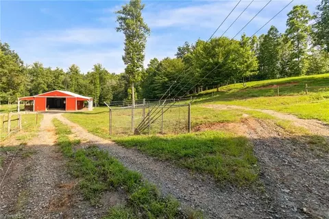 588 Lowe Rd, Madison, NC 27025 photo 4