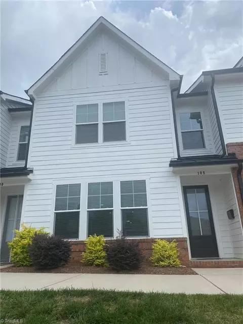 108 Bridge St N, Wilkesboro, NC 28697