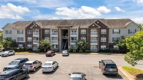 1380 Heritage Pointe Dr UNIT 110, Winston Salem, NC 27127