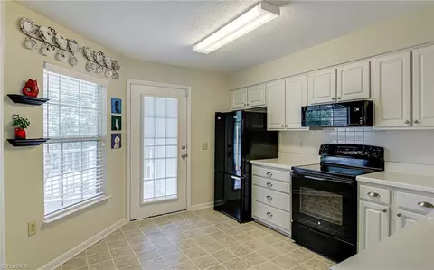 2670 Ingleside Dr #2C, High Point, NC 27265 photo 10