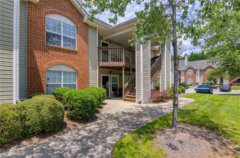 2670 Ingleside Dr #2C, High Point, NC 27265 photo 2