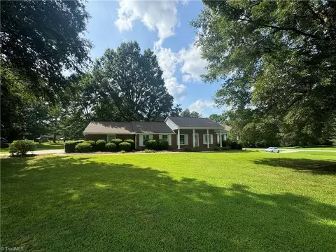 2400 Union Cross Rd, Winston Salem, NC 27107