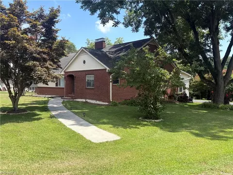 315 Main St W, Boonville, NC 27011