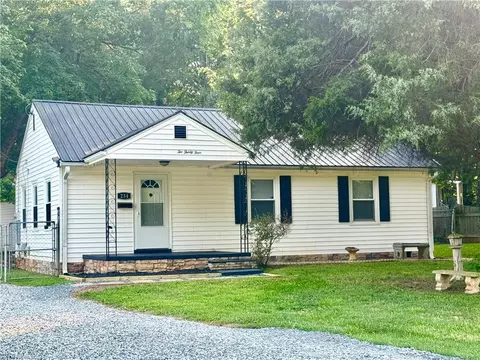 234 Clemmonsville Rd E, Winston Salem, NC 27107