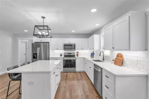 Kitchen - 209 Lilly Pad Dr, Salisbury, NC 28146 photo 2 of 3