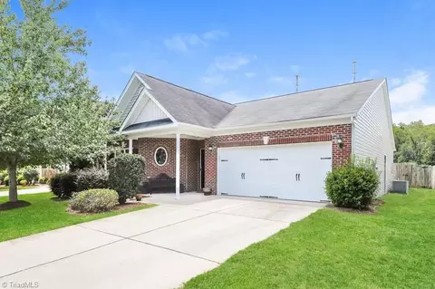 5905 Laurel Creek Ct, Greensboro, NC 27405