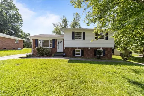 2509 Fontaine Rd, Greensboro, NC 27407