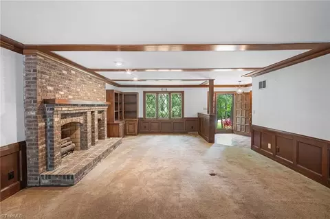 Living - 304 Cascade Dr, High Point, NC 27265 photo 2 of 5