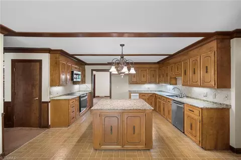 Kitchen - 304 Cascade Dr, High Point, NC 27265 photo 3 of 4