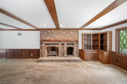Living - 304 Cascade Dr, High Point, NC 27265 photo 4 of 5