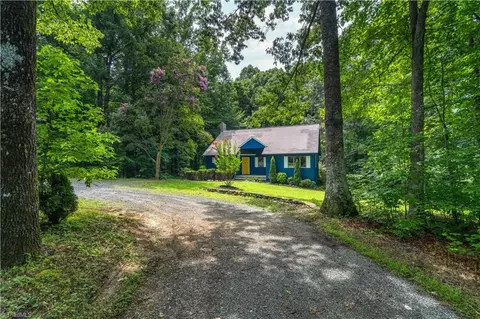 7800 Dennis Rd, Walnut Cove, NC 27052