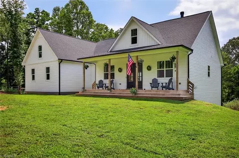1095 Big Oak Rd, Germanton, NC 27019
