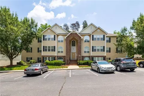 623 Ivy Glen Dr, Winston Salem, NC 27127