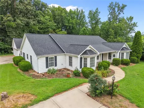 6707 Brookbank Rd, Oak Ridge, NC 27310