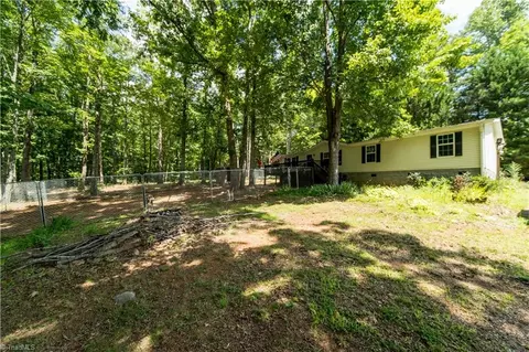 141 Happy Ln, Dobson, NC 27017 photo 18