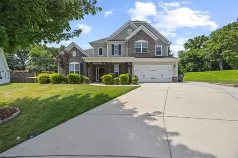 807 Sugarberry Ln, Greensboro, NC 27455