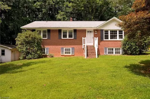 4850 Hauser Dr, Pfafftown, NC 27040