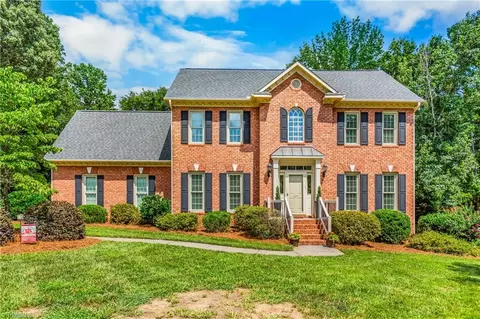 105 Brookton Ct, Clemmons, NC 27012