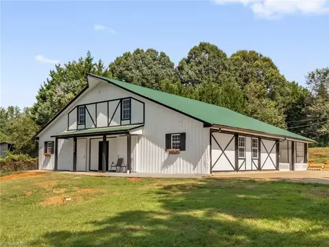 3243 Hauser Rd, East Bend, NC 27018