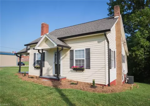 5366 Mountain View Rd, Hays, NC 28635