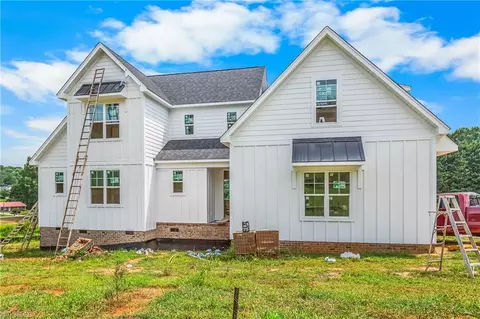 3660 Beroth Cir, Pfafftown, NC 27040