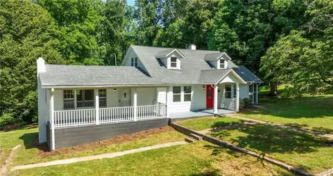 314 Northwood Dr, Elkin, NC 28621