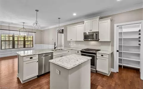 Kitchen - 4006 Steeplegate Dr, Trinity, NC 27370 photo 3 of 4