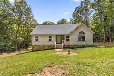 2120 Sunbeam Ct, Asheboro, NC 27205