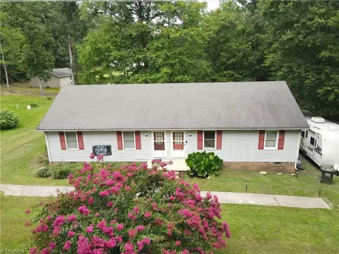 652 Glendale Dr, Asheboro, NC 27205