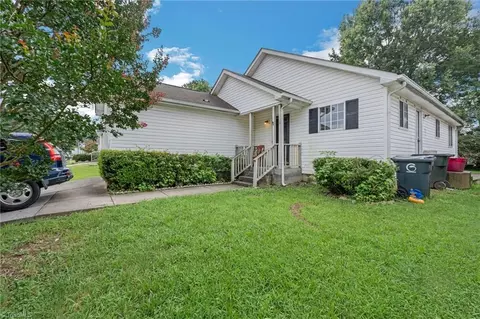 1725 Hertford St, Greensboro, NC 27403