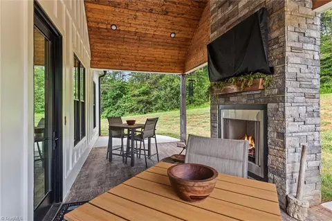 Exterior - 631 Hauser Rd, Pinnacle, NC 27043 photo 3 of 10