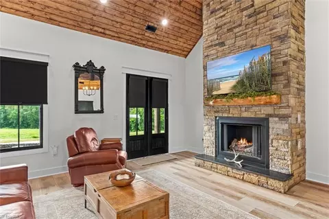 Living - 631 Hauser Rd, Pinnacle, NC 27043 photo 1 of 1