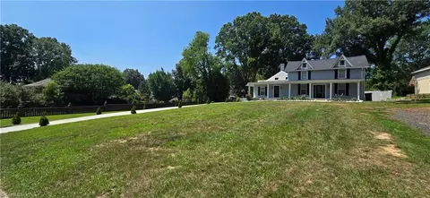 Exterior - 535 Patrick St, Eden, NC 27288 photo 2 of 8