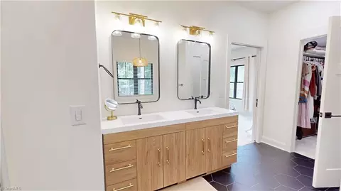 Bath - 377 Mcintosh Dr, Lowgap, NC 27024 photo 3 of 5
