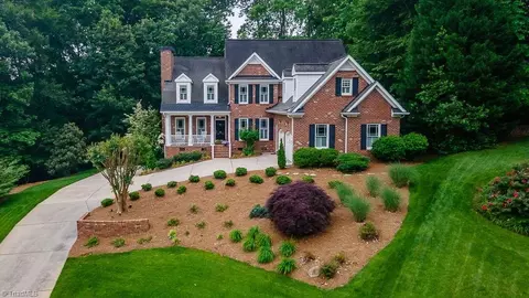 5 Langholm Ct, Jamestown, NC 27282