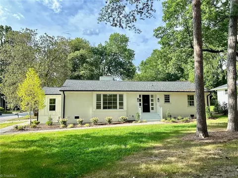 214 Cornwallis Dr W, Greensboro, NC 27408