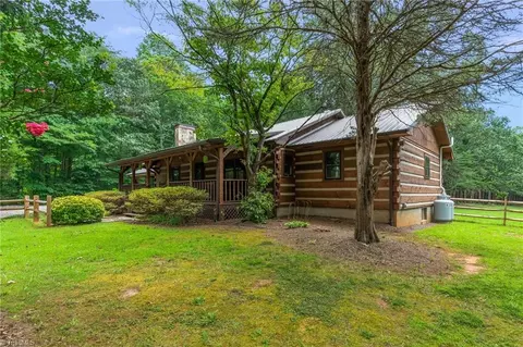 342 Pickett Rd, Lexington, NC 27295